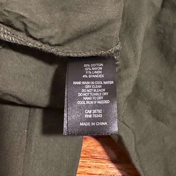 Cropped Pants - Picture 2 of 5